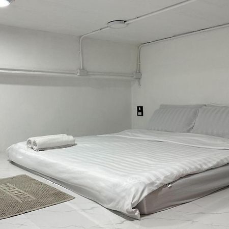 Megun Capsule 150 Cm Daire Bangkok Dış mekan fotoğraf