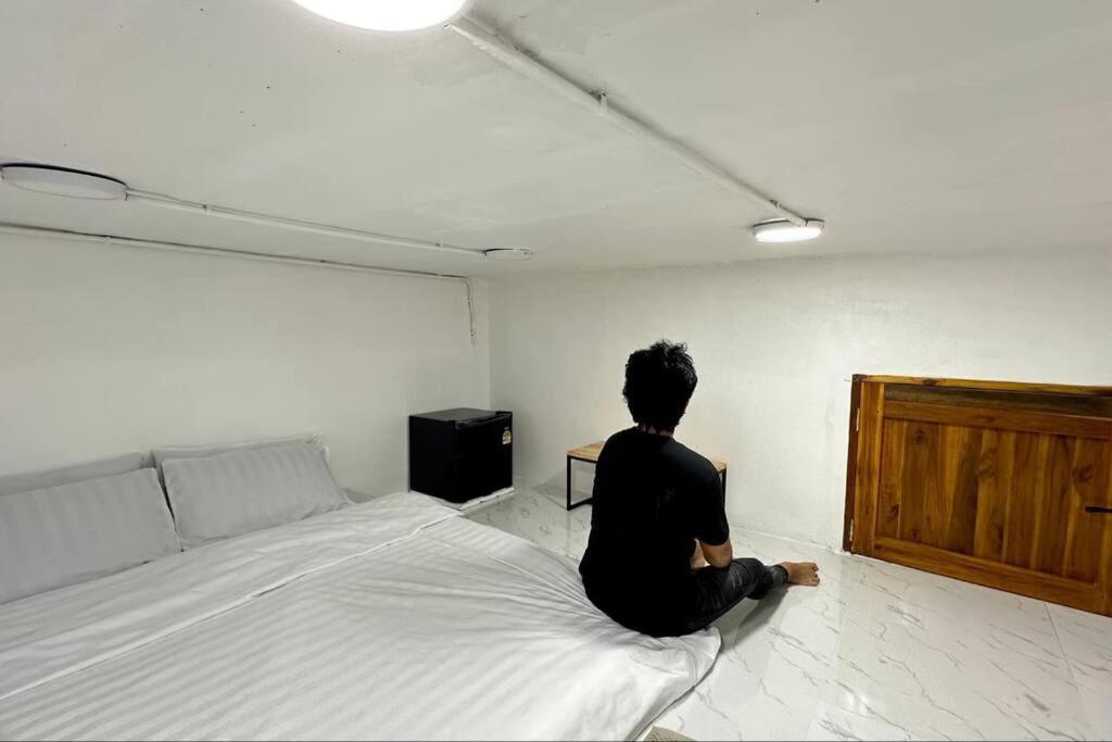 Megun Capsule 150 Cm Daire Bangkok Dış mekan fotoğraf