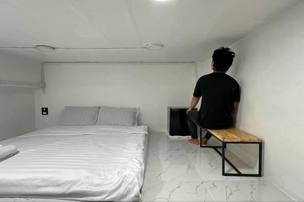 Megun Capsule 150 Cm Daire Bangkok Dış mekan fotoğraf